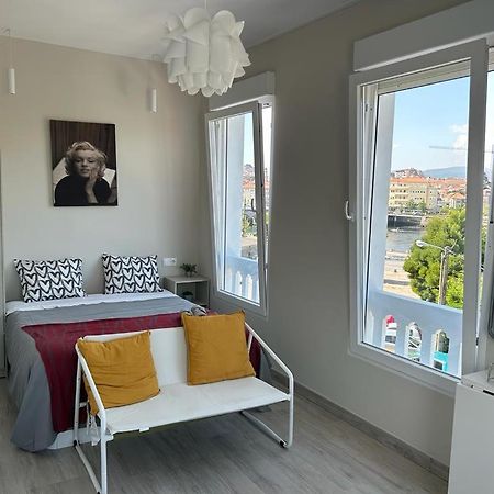 Loft O Burgo Apartment Pontevedra Bagian luar foto